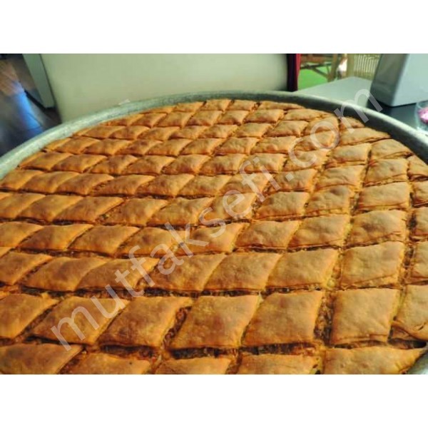 Maraş usülü kömbe (kıymalı)