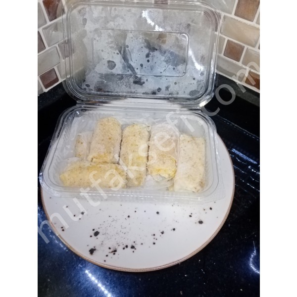 Dondurulmuş galeta unlu tereyağlı börek