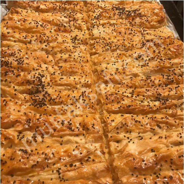 Tepsi böreği